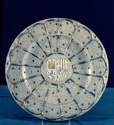 Manises Dish, Bearing the Arms of Ferdinand of Aragon and Isabella of Castile by Spanish School